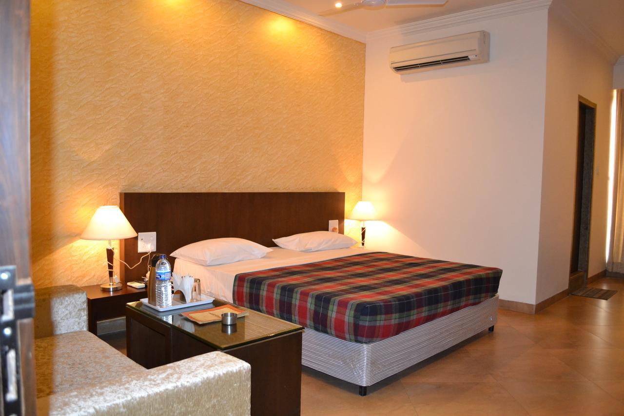 Hotel Ashish International Bhilai Phòng bức ảnh