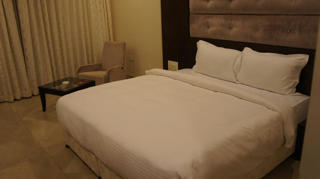 Hotel Ashish International Bhilai Ngoại thất bức ảnh